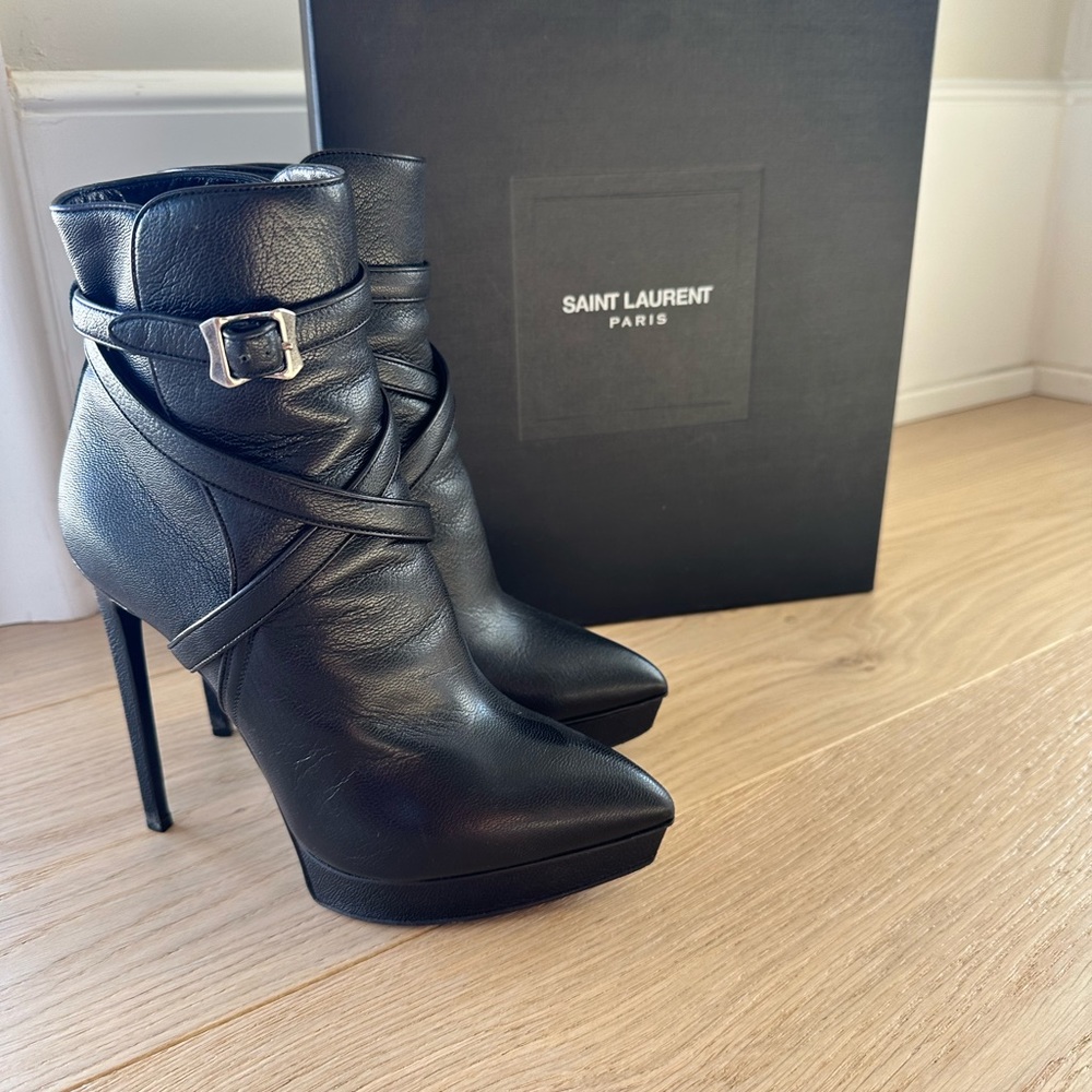 Yves Saint Laurent booties
